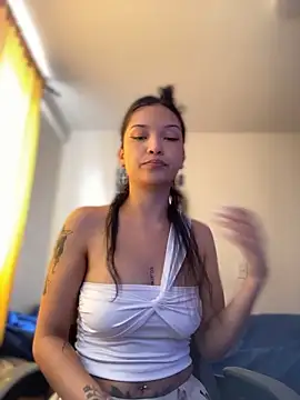 baby lizy online show from February 17, 2026, 6:25 pm