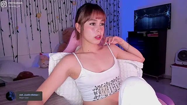 Snapshot of alice_guerin_ chatting on January 12, 2025, 5:34 am alice guerin  online show from January 12, 2025, 5:34 am