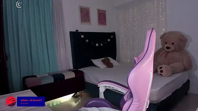 Snapshot of alice_guerin_ chatting on February 7, 2025, 4:16 am alice guerin  online show from February 7, 2025, 4:16 am