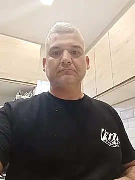 Snapshot of Holaluz2 chatting on November 19, 2025, 1:44 pm Holaluz2 online show from November 19, 2025, 1:44 pm