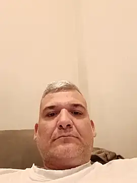 Snapshot of Holaluz2 chatting on December 19, 2025, 5:53 pm Holaluz2 online show from December 19, 2025, 5:53 pm