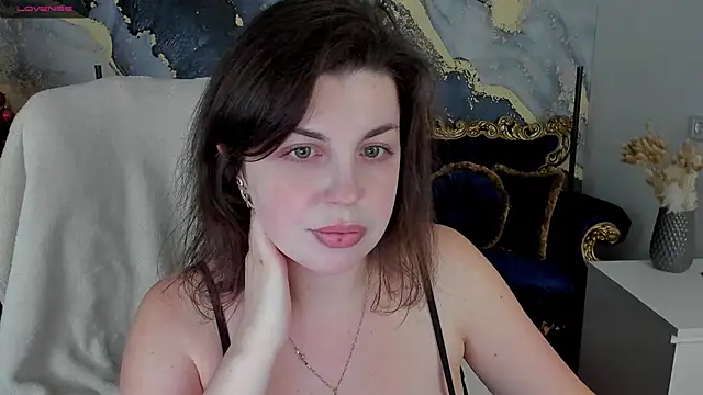 MirandaWong online show from December 24, 2024, 8:38 pm