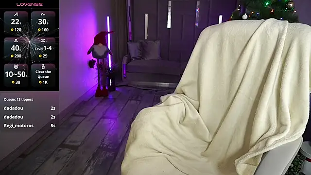 MirandaWong online show from January 1, 2025, 12:33 pm