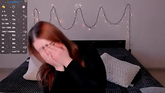 LittleKiitten online show from January 22, 2025, 1:42 pm