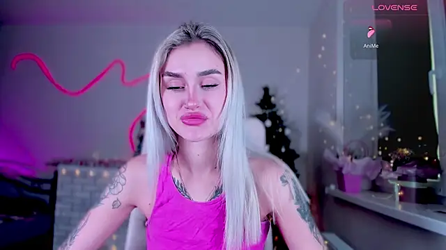 Snapshot of _Ravenaa chatting on December 15, 2024, 12:28 pm Ravenaa online show from December 15, 2024, 12:28 pm