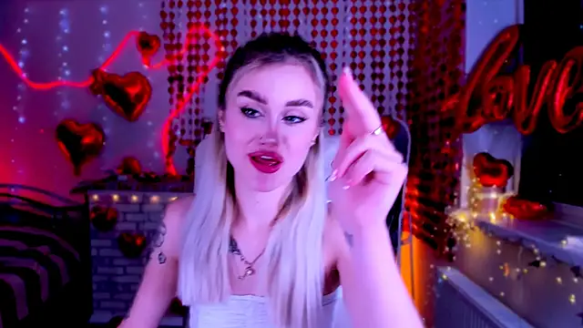 Snapshot of _Ravenaa chatting on February 10, 2025, 11:36 am Ravenaa online show from February 10, 2025, 11:36 am