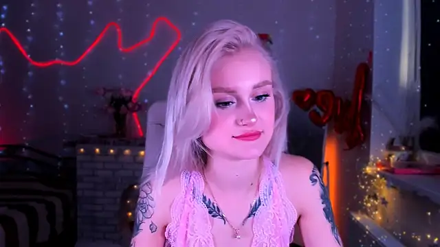 Snapshot of _Ravenaa chatting on March 13, 2025, 12:35 pm Ravenaa online show from March 13, 2025, 12:35 pm