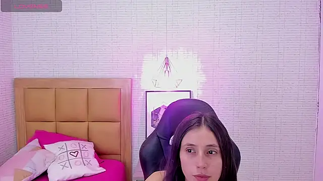 MAGNOLEROY online show from March 14, 2025, 7:34 pm