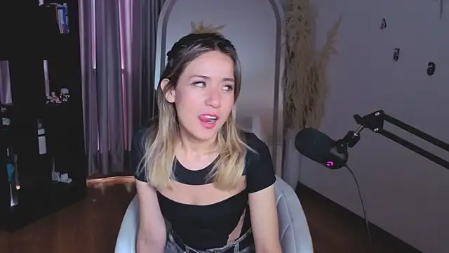 sexfire lalita online show from November 19, 2025, 8:31 pm