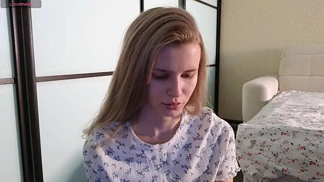 elsa limerence online show from March 12, 2025, 6:29 am