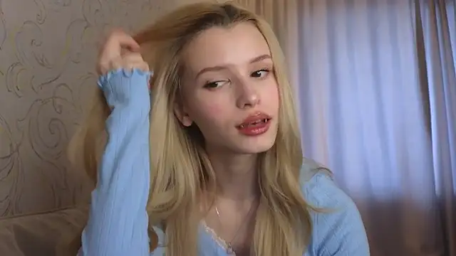 Snapshot of elsa_limerence chatting on February 24, 2026, 5:38 am elsa limerence online show from February 24, 2026, 5:38 am