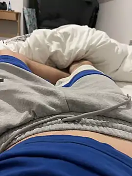 Snapshot of val6910 chatting on December 20, 2024, 7:17 pm val6910 online show from December 20, 2024, 7:17 pm