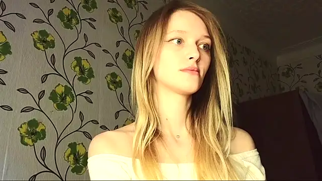 Evvie Summn1 online show from May 17, 2026, 7:17 am