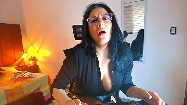 Zuzana21 online show from October 3, 2025, 12:57 pm