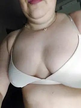 Snapshot of Tamara1955 chatting on February 19, 2025, 7:27 pm Tamara1955 online show from February 19, 2025, 7:27 pm