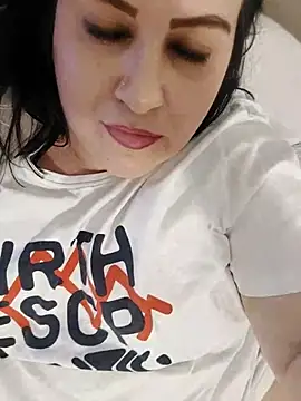 Snapshot of Tamara1955 chatting on February 22, 2025, 1:00 am Tamara1955 online show from February 22, 2025, 1:00 am