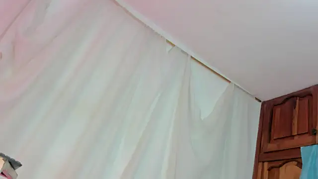 Itsme Daniela online show from February 12, 2026, 4:02 pm