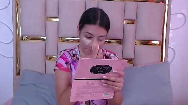 nina carther online show from October 4, 2025, 11:30 am