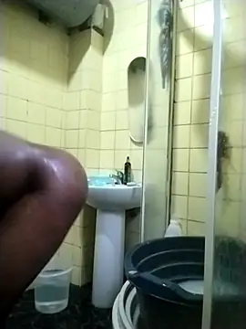 Snapshot of Polygamist chatting on February 18, 2026, 5:47 am Polygamist online show from February 18, 2026, 5:47 am