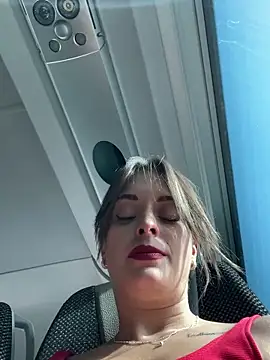 Yasmine47 online show from September 9, 2025, 3:22 pm