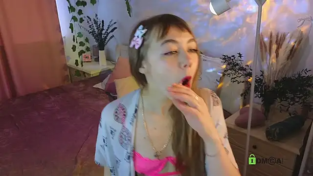 Hello Vivienne online show from September 17, 2025, 1:46 pm