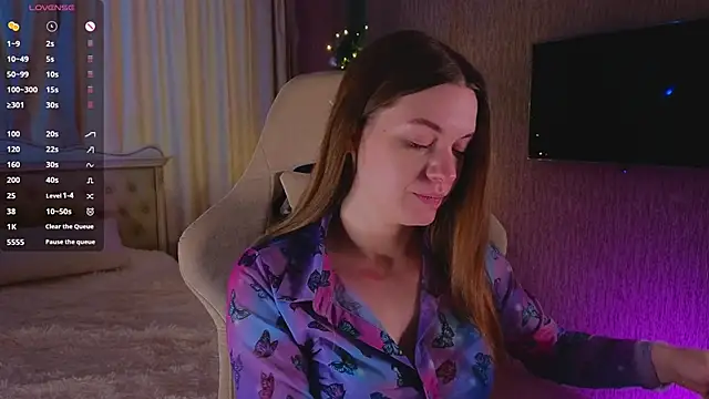 Lovella Lips online show from December 23, 2024, 10:32 am