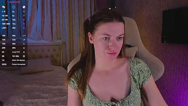 Lovella Lips online show from December 23, 2024, 1:45 pm