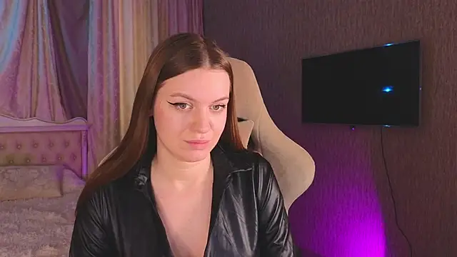 Lovella Lips online show from January 14, 2025, 10:27 am