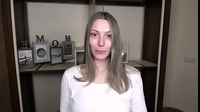 VanessaMay  online show from March 4, 2026, 3:51 pm