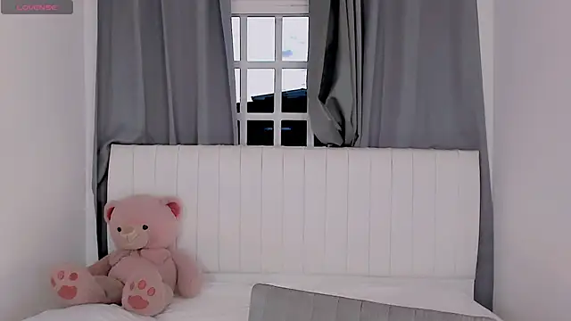 Snapshot of gatitavenecis chatting on September 13, 2025, 10:48 am gatitavenecis online show from September 13, 2025, 10:48 am