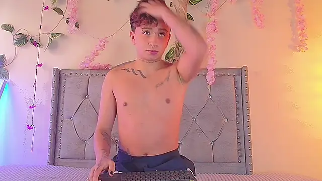 Snapshot of daimond_01 chatting on November 14, 2025, 7:01 pm daimond 01 online show from November 14, 2025, 7:01 pm