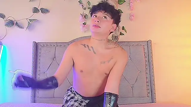 Snapshot of daimond_01 chatting on January 8, 2026, 7:16 pm daimond 01 online show from January 8, 2026, 7:16 pm