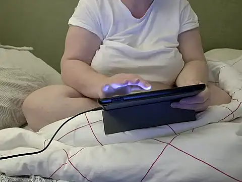 MarthaBriest online show from October 27, 2025, 2:37 am