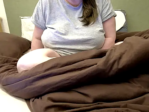 Snapshot of MarthaBriest chatting on March 8, 2026, 4:38 am MarthaBriest online show from March 8, 2026, 4:38 am