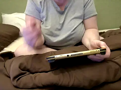 Snapshot of MarthaBriest chatting on March 25, 2026, 2:06 am MarthaBriest online show from March 25, 2026, 2:06 am