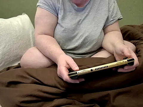 Snapshot of MarthaBriest chatting on March 28, 2026, 2:44 am MarthaBriest online show from March 28, 2026, 2:44 am