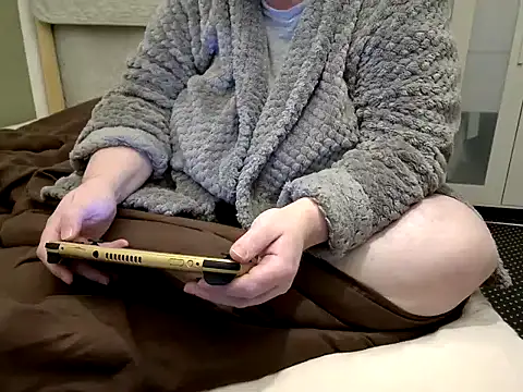 Snapshot of MarthaBriest chatting on April 2, 2026, 2:53 am MarthaBriest online show from April 2, 2026, 2:53 am