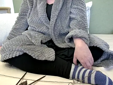 Snapshot of MarthaBriest chatting on April 11, 2026, 1:48 pm MarthaBriest online show from April 11, 2026, 1:48 pm