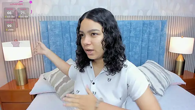 pretty sunlight  online show from October 26, 2025, 2:06 am