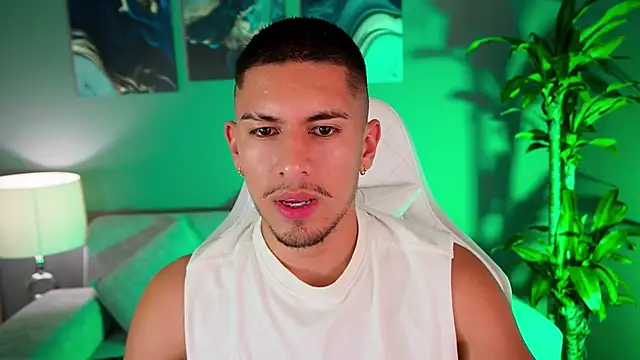 Aaronfox x online show from January 7, 2025, 3:24 am