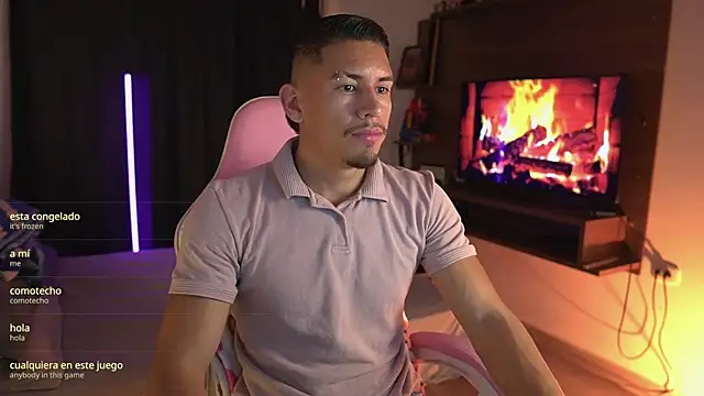 Snapshot of Aaronfox_x chatting on May 7, 2026, 1:00 am Aaronfox x online show from May 7, 2026, 1:00 am