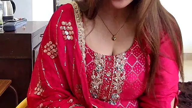 Snapshot of MIss-Naina chatting on May 16, 2026, 6:10 am MIss-Naina online show from May 16, 2026, 6:10 am