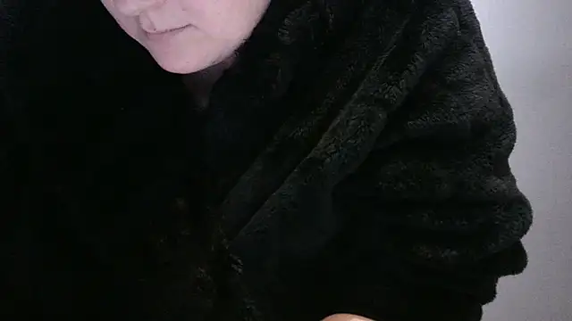 busty-bella1 online show from November 28, 2025, 6:32 pm