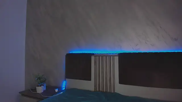 AliyaWade  online show from September 19, 2025, 2:57 am