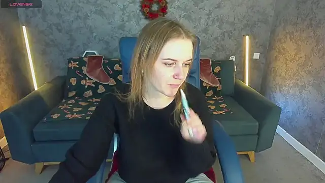 MaribelRiverr  online show from December 23, 2025, 6:44 am