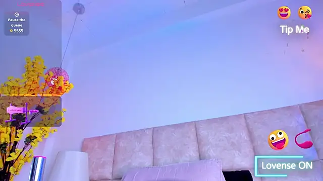 Snapshot of KimVelezz chatting on February 27, 2025, 8:20 pm KimVelezz online show from February 27, 2025, 8:20 pm