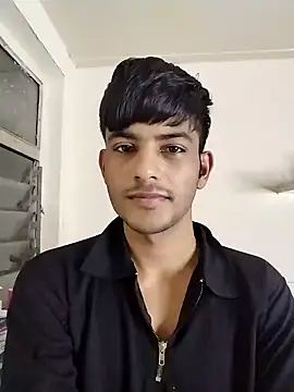 kingkartik7 online show from February 9, 2025, 8:24 pm