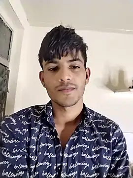 kingkartik7 online show from February 13, 2025, 7:10 pm