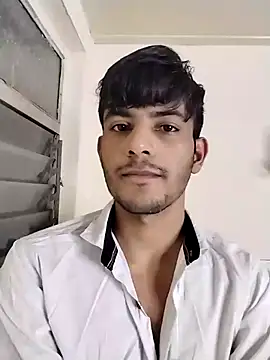 kingkartik7 online show from February 24, 2025, 6:47 pm