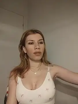 EvaRush online show from April 1, 2026, 4:48 pm